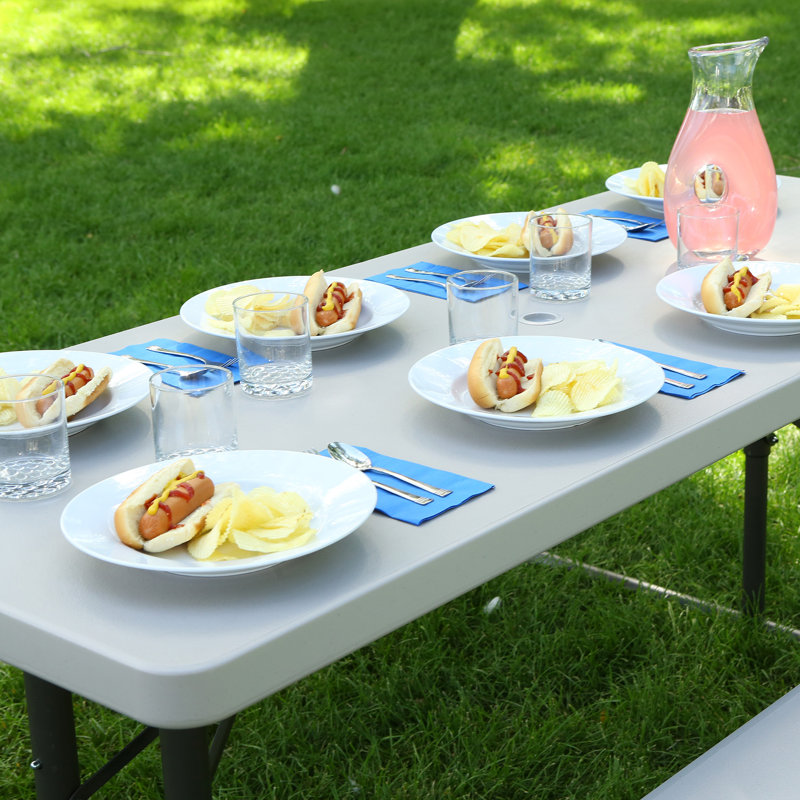 Lifetime Outdoor furnitures 6-Foot Classic Folding Picnic Table