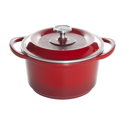 Nordic Ware ProCast Round Dutch Oven