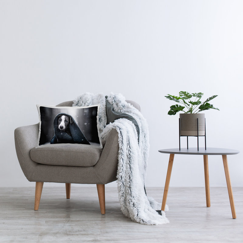 Coussin décoratif Cozy Dog with Scarf par Natalie Grosse
