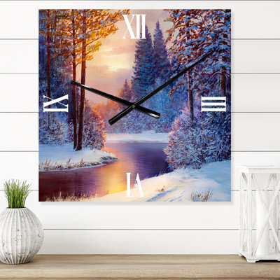 Horloge murale sinueuse rivière avec des silhouettes d'arbres