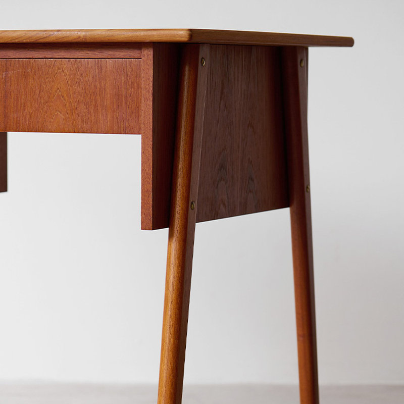 Nordic style desk