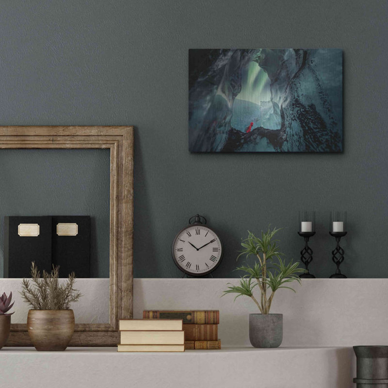 «Northern Lights Aurora Borealis Over Glacier Ice 2» par Luxe, H 12 po x l 16 po