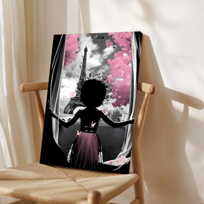 Art mural encadré, silhouette d'une femme avec des papillons, toile de fond de la Tour Eiffel, notes florales et musicales roses, style art numérique. Décoration murale, grande œuvre d'art pour le salon, prête à être suspendue, 24 po x 36 po