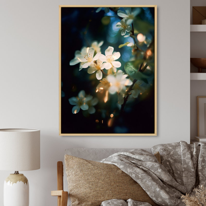 «White Green Jasmin Blossoms» sur toile, H 44 po x l 34 po x P 1,5 po, Cadre naturel flottant