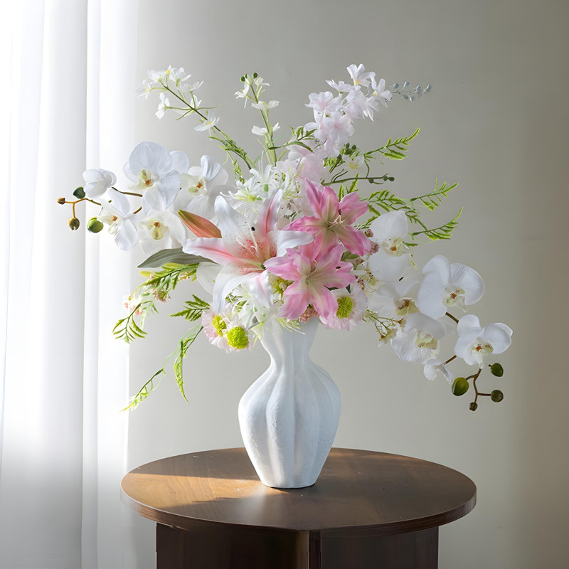 Ornements de fleurs simulées