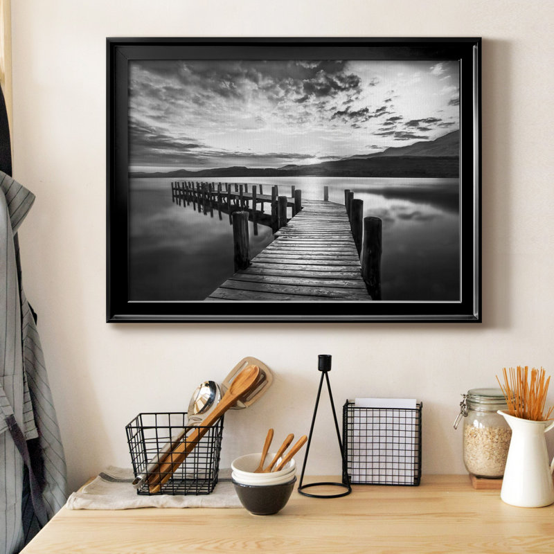 Evening Dock - Reproduction de photo avec cadre photo, H 22,5 po x l 30,5 po x P 1,5 po, Toile avec cadre noir