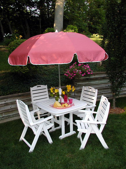Ensemble repas de patio pour 4 personnes POLYWOOD Nautical avec table carrée, Blanc, 44 po