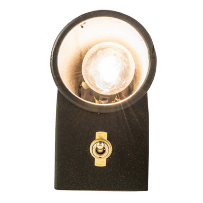Hemet 1 - Light Flush Mounted Sconce