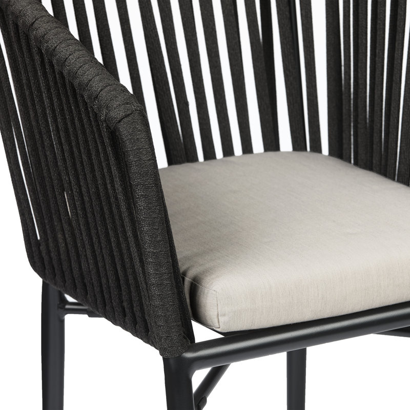 Ensemble de chaises de patio d'extérieur Real Flame Bodhi 2 pièces avec coussins Sunbrella en tissu d'avoine