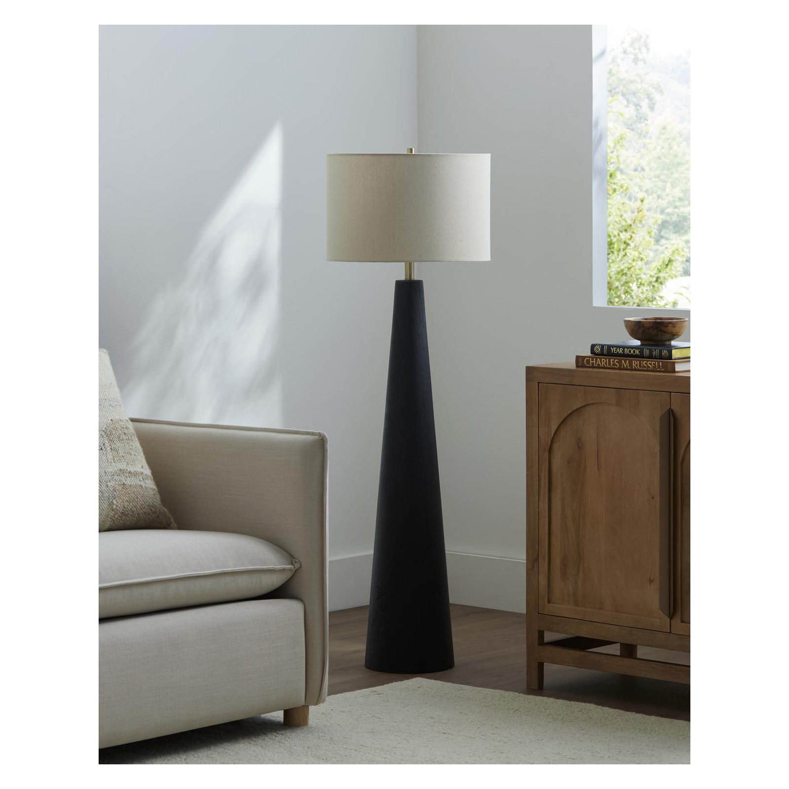 Vaila Floor Lamp, Black