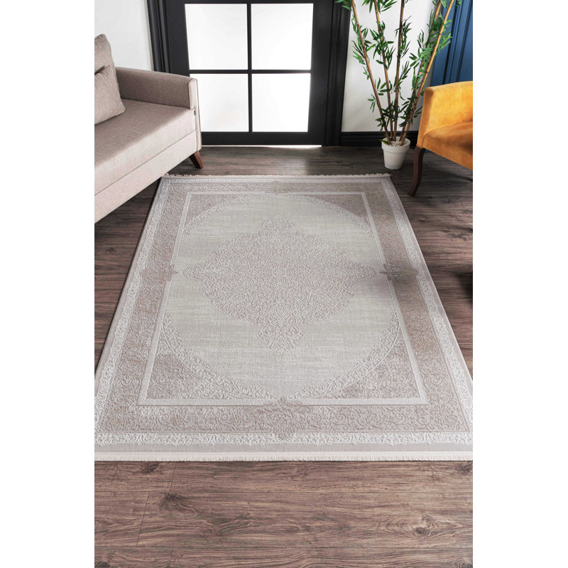 Shanna Oriental Machine Made Indoor / Outdoor Area Rug, Rectangle 5'3" x 7'6"