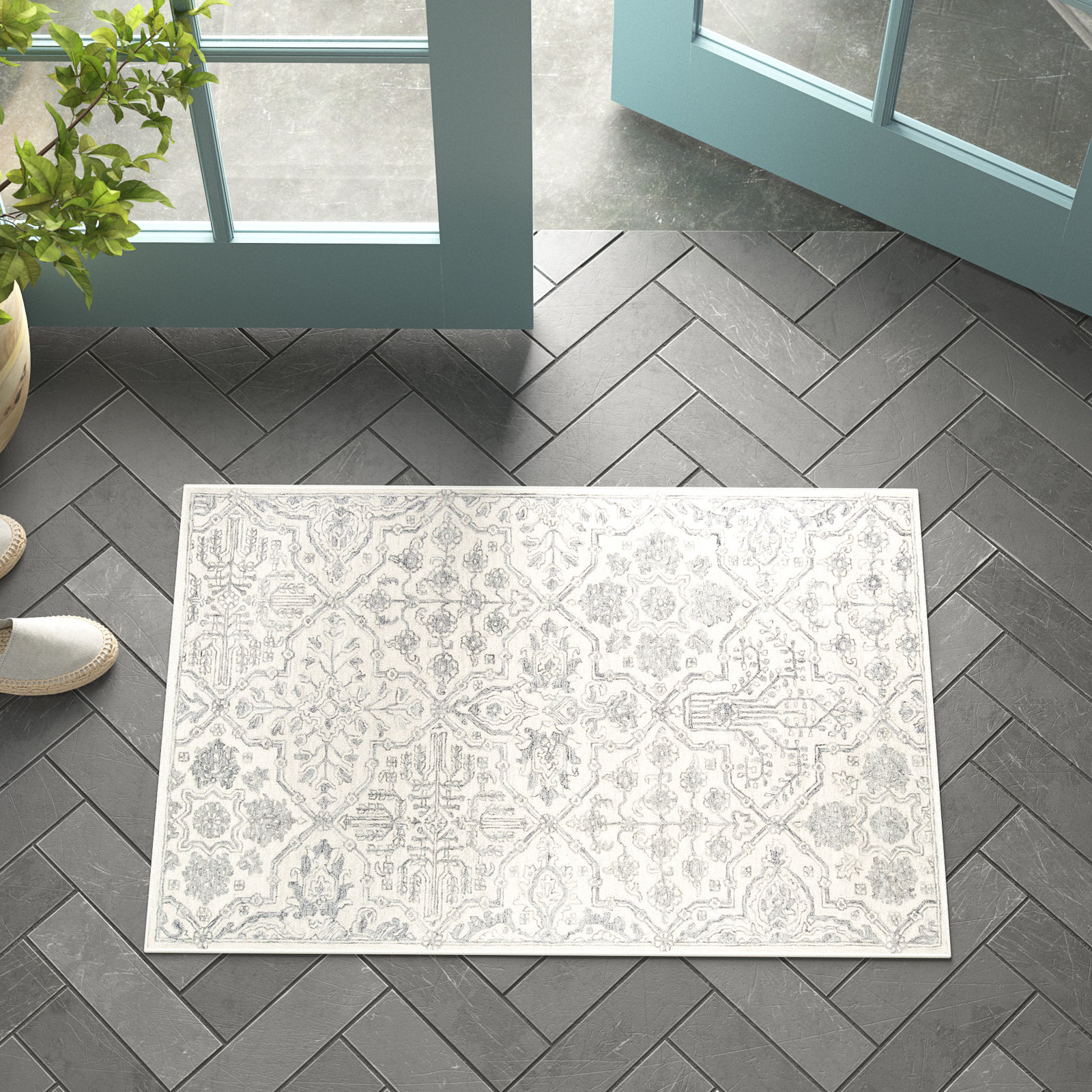 Cece Gray Hand-Tufted Wool Floral Rug, Rectangle 2' x 3'