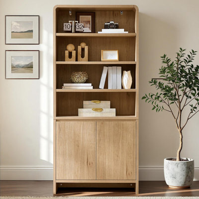 Bibliothèque moderne H 71 po x l 32 po à 6 niveaux avec 2 portes, tablettes réglables et bords arrondis, naturel