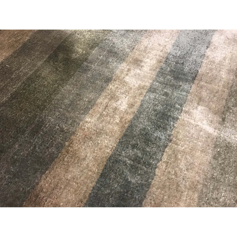 Hand-Knotted High-Quality Gray Area Rug