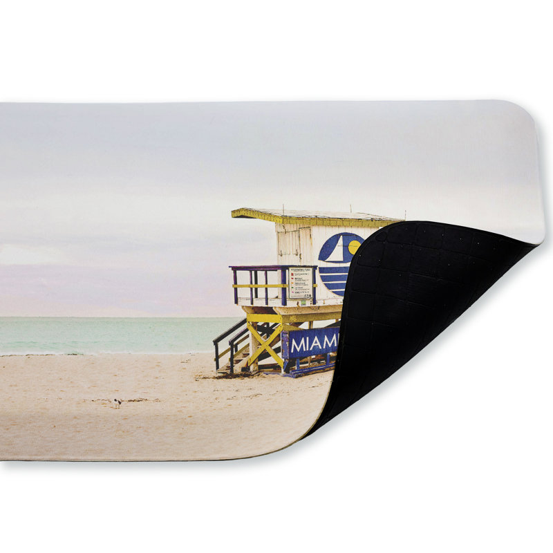 Tapis de sol anti-fatigue Miami Beach Lifeguard Hut, par Seven Trees Design, 30 po x 18 po, Cabane de sauveteur à Miami Beach