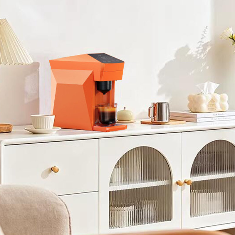 Machine à café compacte et automatique, compatible avec plusieurs capsules, pour faire de l'espresso et de l'Americano