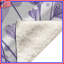 Couvertures mauves à motif floral-128691360