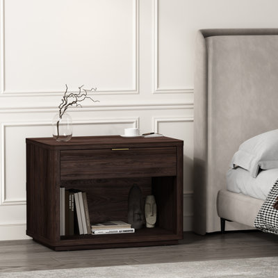 Table de chevet brune