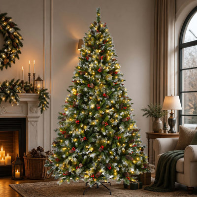 Arbre de Noël artificiel à charnière en pin pré-décoré 9 pi avec 1740 pointes givrées, 103 pommes de pin, 309 baies rouges, 600 lumières, base en métal pour les fêtes
