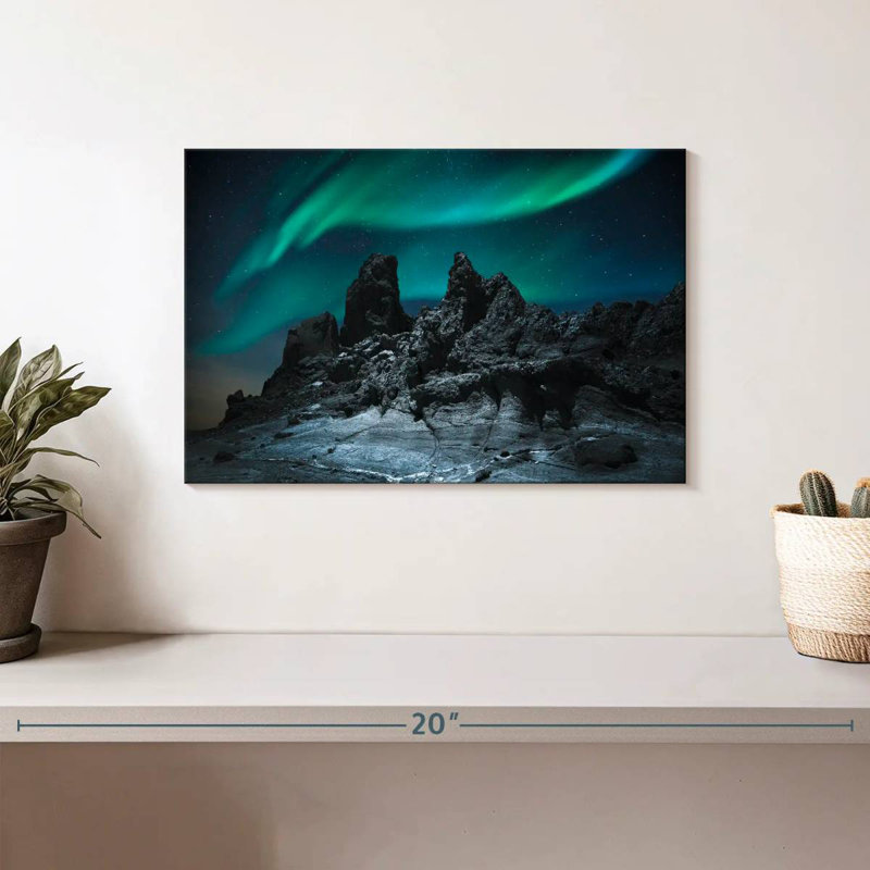 Alvord Starry Iceland Northern Lights, 8" H x 12" W