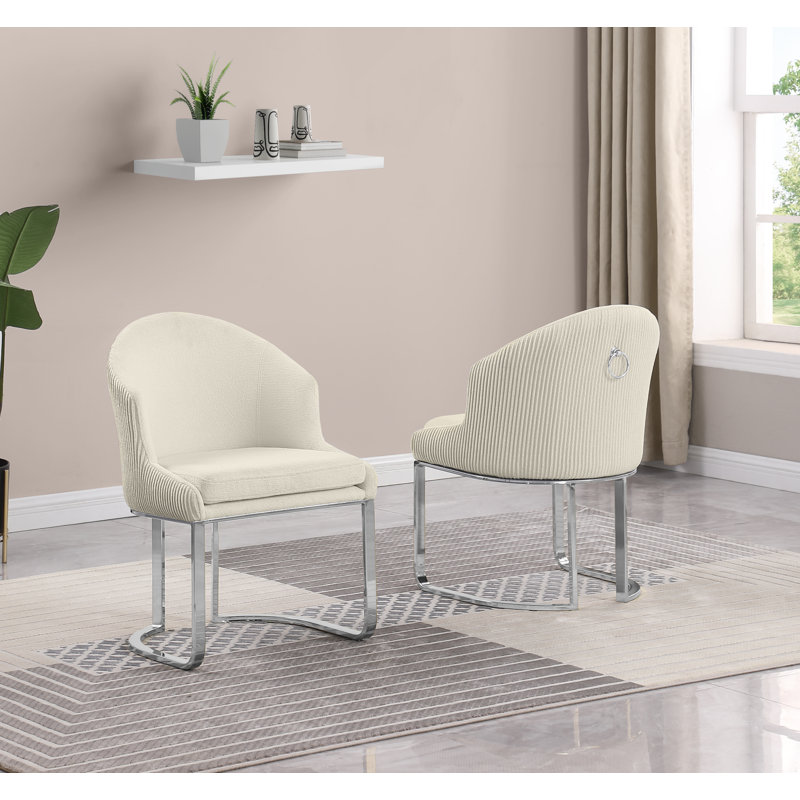 Chaises d'appoint plissées avec fourrure de peluche et anneau, Crème, Chrome