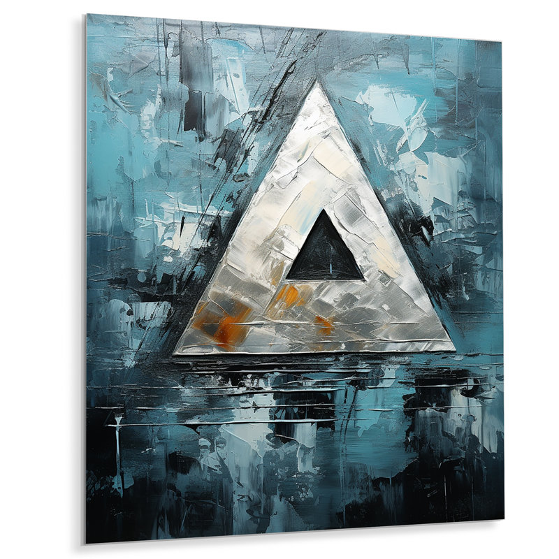 «Triangle Trance Shimmering Silver I» sur métal, H 32 po x l 16 po x P 1 po