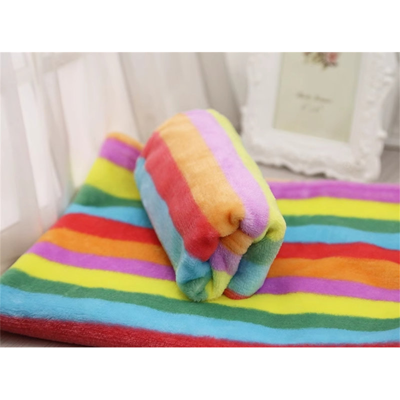 Couverture pour animaux Rainbow, L 21,65 po x L 27,55 po