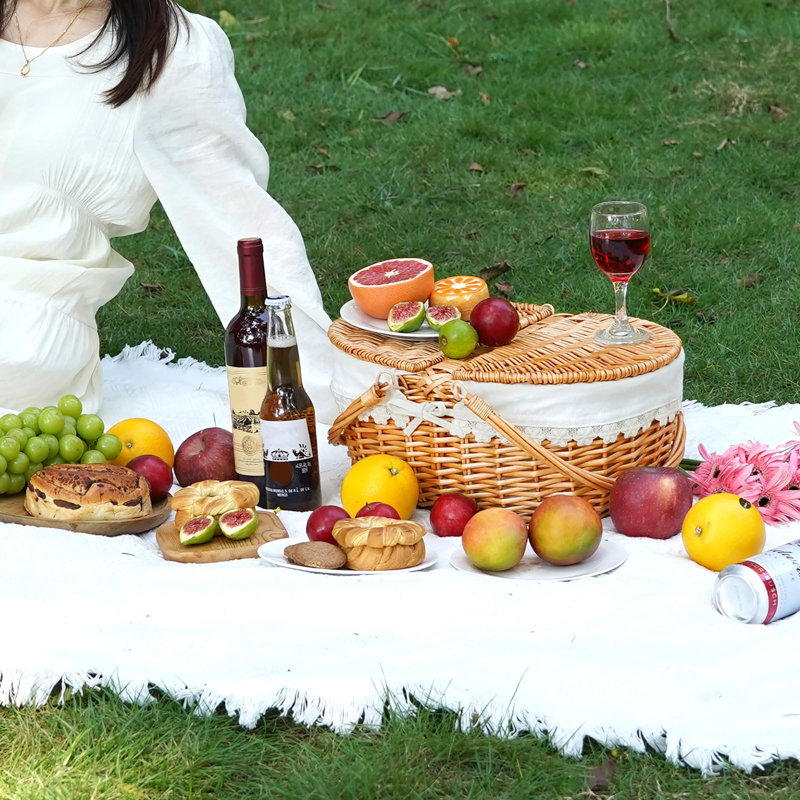 Wicker Picnic Basket with Removable Liner