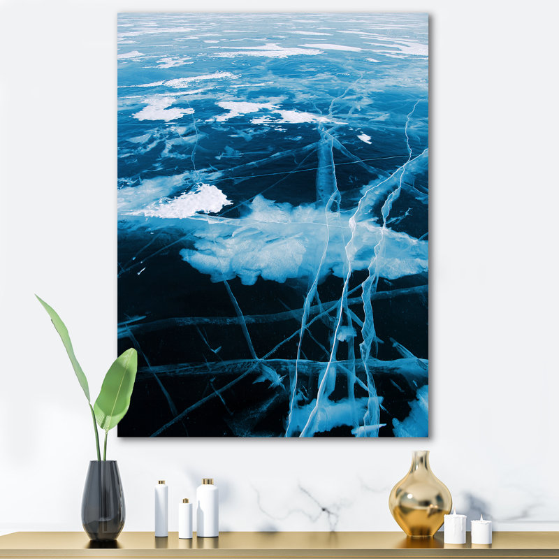 Structure de glace bleue et blanche I - peinture sur toile, Toile tendue, H 20 po x l 12 po x P 1po