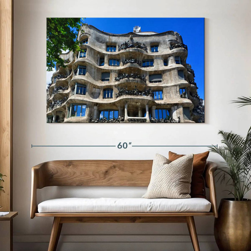 Nicci Casa Mila, H 34 po x l 51 po