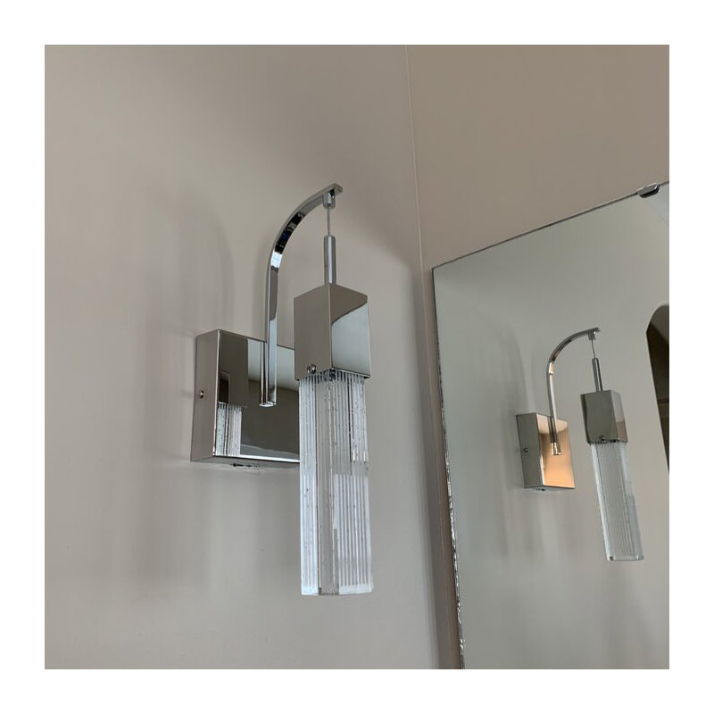 Diphda Armed Sconce
