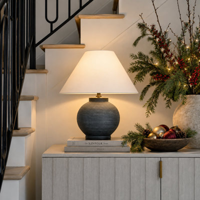 Lampe de table ronde moderne 1 lumière avec abat-jour en lin et base candélabre, céramique noire pour bureau à domicile