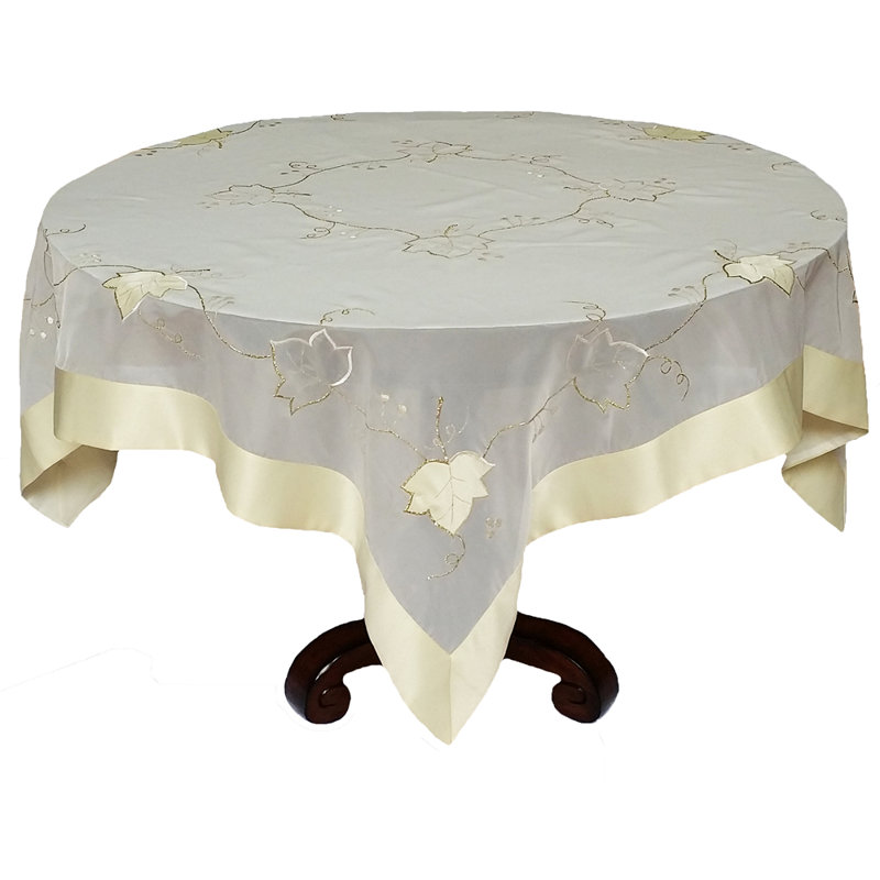 Surmatelas de table avec des coutures élégantes