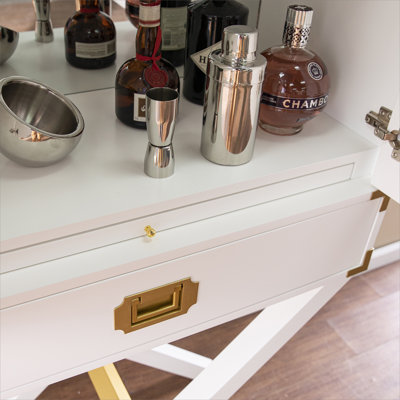 Grande armoire de campagne avec rangement Campaign