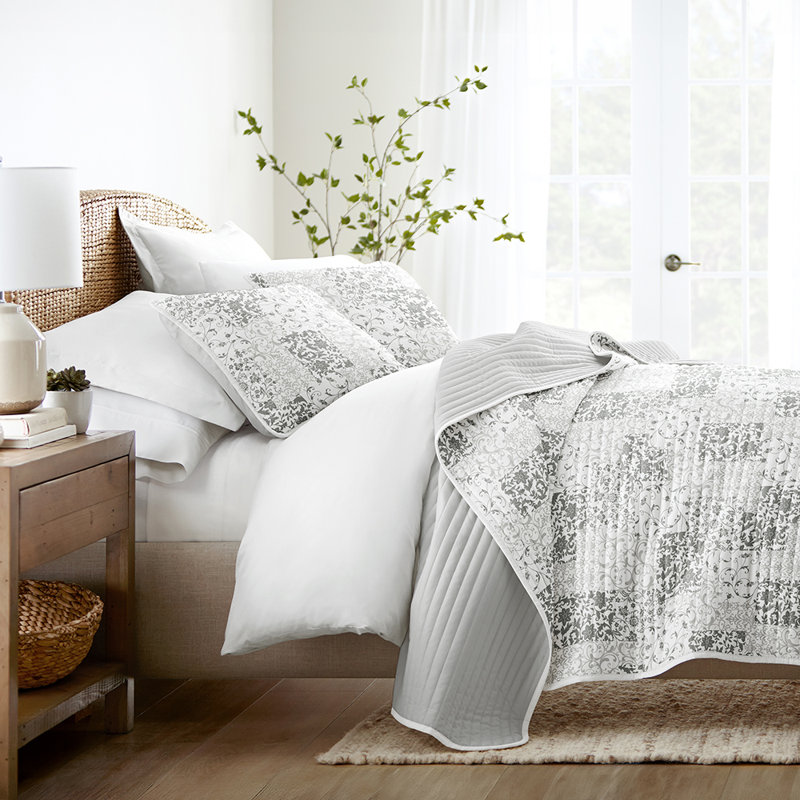 Quilt Coverlet Set All Season Patterned Reversible Microfiber Ultra Soft Bedding in Patchwork, Gray
