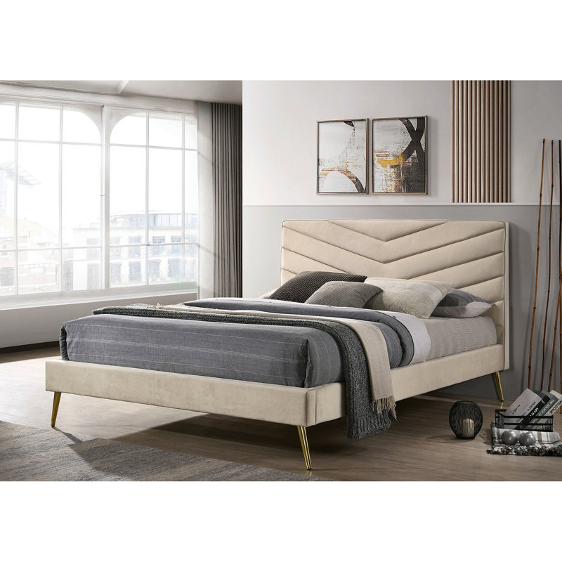 Grand lit Mid-Century moderne avec tête beige et pieds dorés, Grand lit