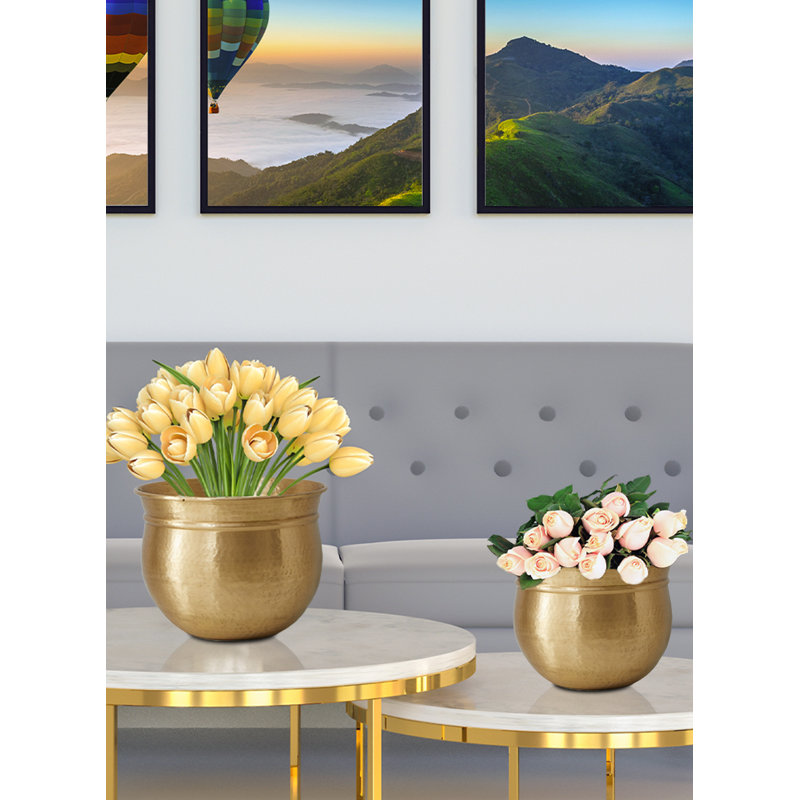 Costante Metal Table Vase