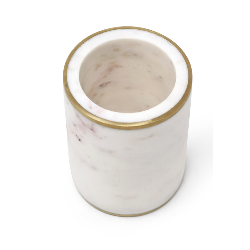 Tasse en marbre blanc avec bordure dorée