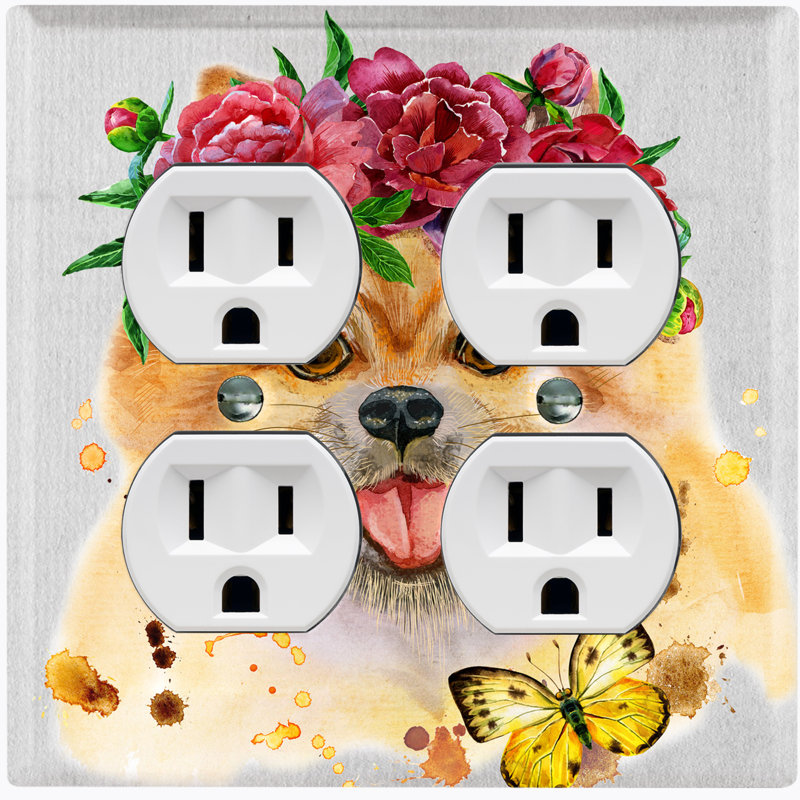 Mignon chien de Poméranie avec couronne de fleurs et papillon
