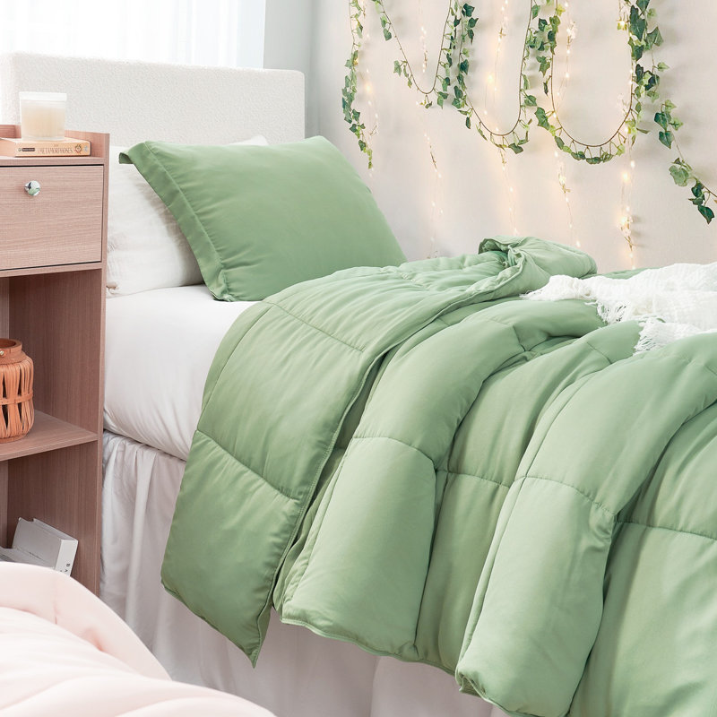 Coma Inducer Hot Days Cool Nights Oversized Comforter Set, Queen Comforter + 2 Standard Shams, Green