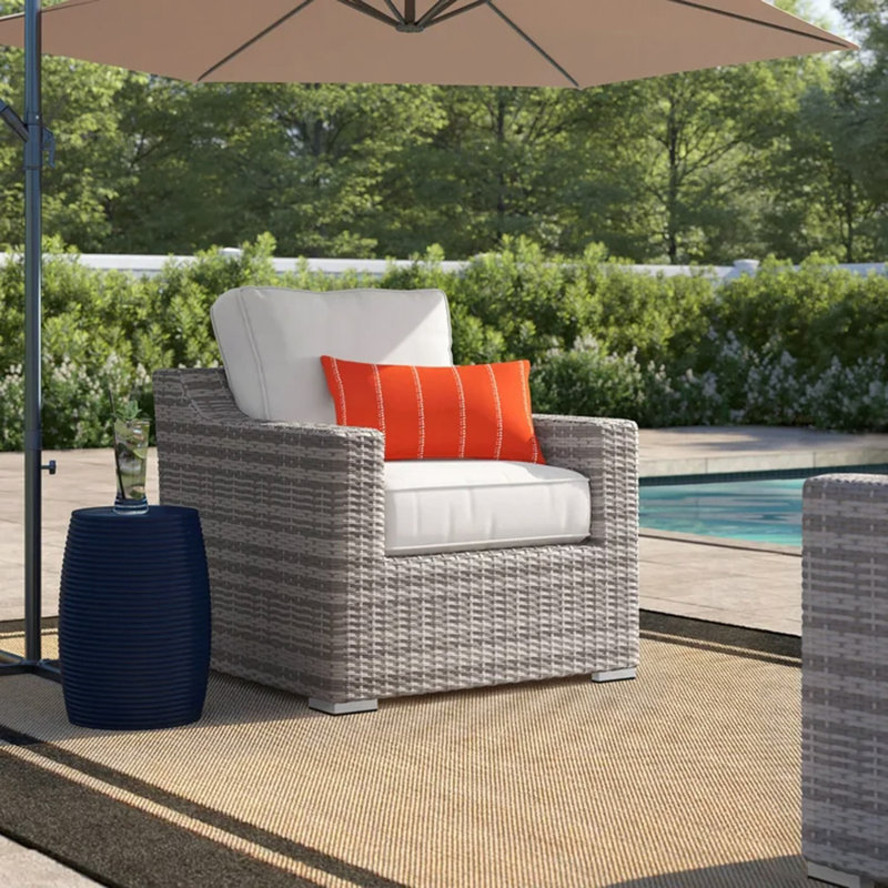 Chaise de patio entièrement assemblée avec coussins, 1