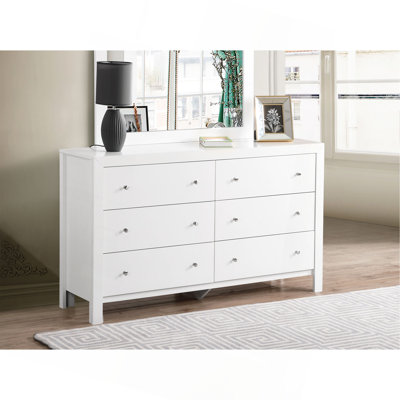6-Drawer Dresser With Knobs