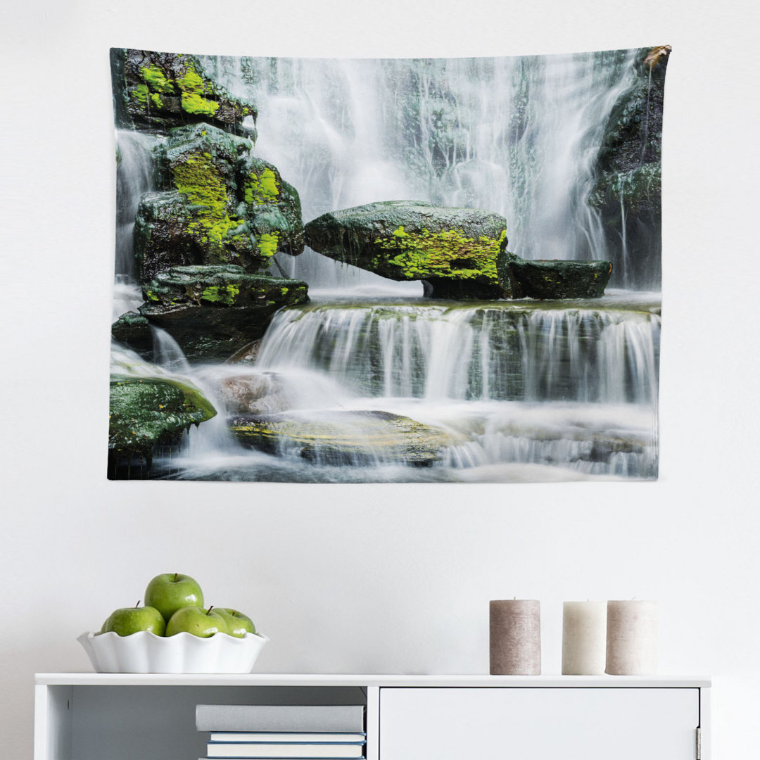 Wandteppich, Wasserfall mit Felsen, Landschaft, Grün Schwarzweiss