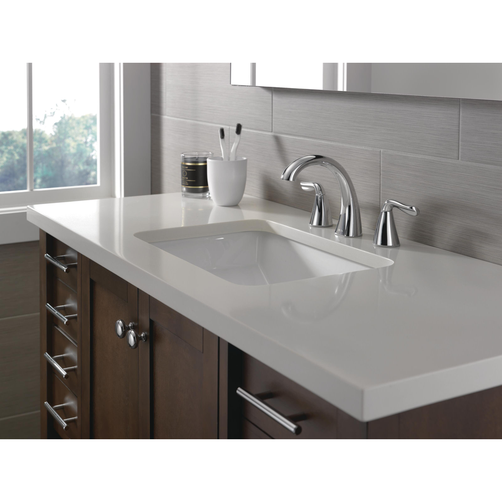 Arvo Widespread Bathroom Faucet with Drain, Chrome