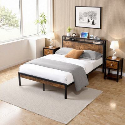 Structure de lit plateforme pleine grandeur en métal avec tête et pied de lit en bois, rangement sous le lit de 10 po, aucun sommier nécessaire - noir moderne et brun