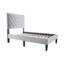 Lit tapissier en velours-1727019377