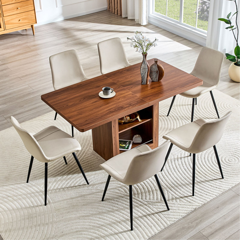 Ensemble de table de salle à manger extensible et de chaises, table en panneau de fibres à densité moyenne escamotable de 59 à 71 pouces. Table en panneau de fibres à densité moyenne noyer. Combinée avec 6 chaises en polyuréthane artificiel gris chaud avec un design de coussin incurvé. Convient pour les salles à manger et le bureau.