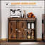Buffet industriel avec portes de grange coulissantes et tablettes réglables, brun rustique industriel