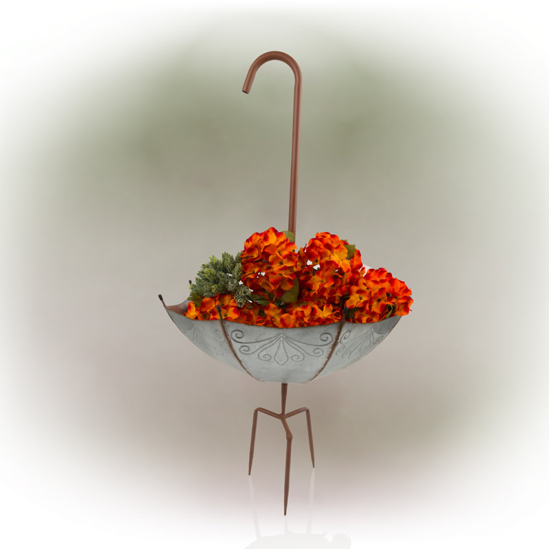 Skoog Metal Statue Planter