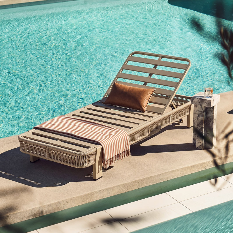 Chaise longue d'extérieur Bodhi Modern Coastal, Corde beige / cadre naturel